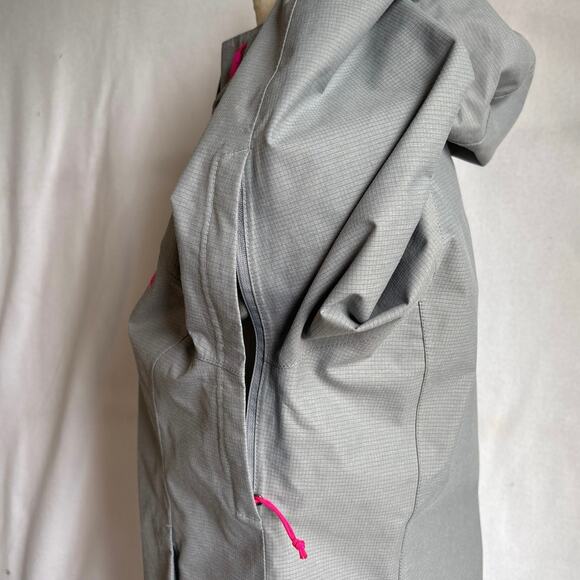 The NORTH FACE HYVENT 2.5L Hooded Zip Up Windbreaker Rain Jacket Size Small - Picture 4 of 15